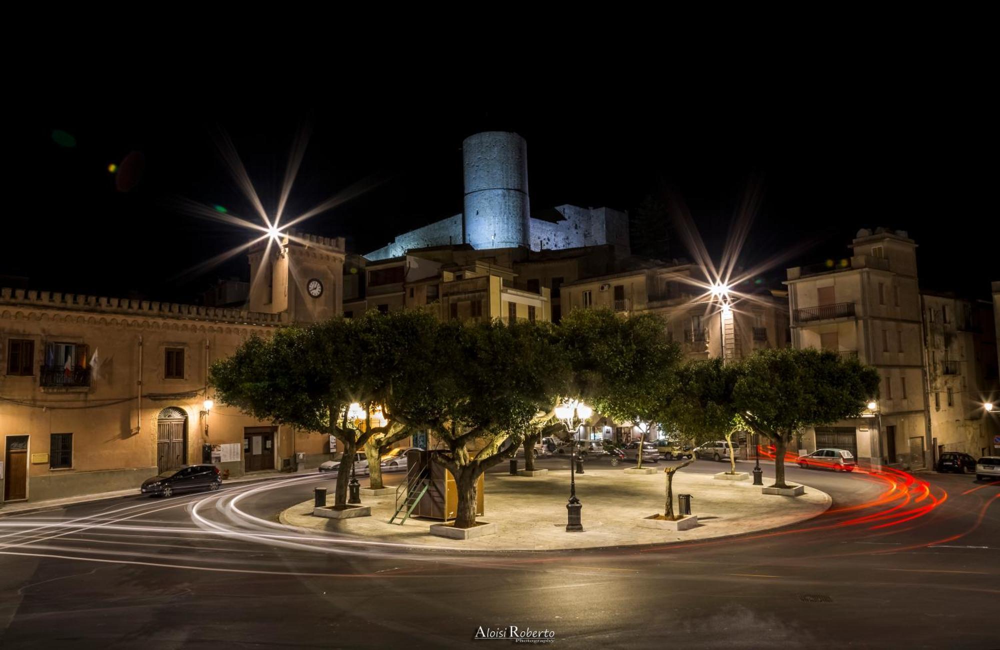 Holiday Home Castle Salemi - Casa Vacanze Εξωτερικό φωτογραφία